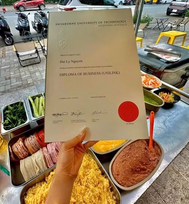 Ly cho biết muốn thử sức với những mô hình kinh doanh nhỏ để hiểu về thị trường ở Việt Nam. ẢNH: NVCC