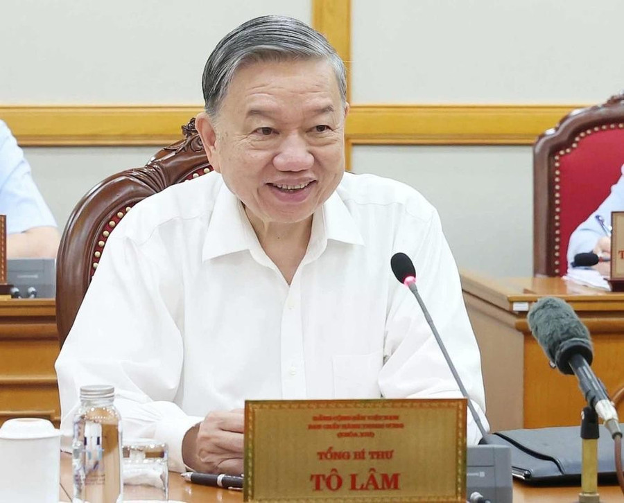 Tổng Bí thư Tô Lâm chủ trì phiên họp của Bộ Chính trị, Ban Bí thư về việc sáp nhập tỉnh, xã. ẢNH: TTXVN Tổng Bí thư Tô Lâm chủ trì phiên họp của Bộ Chính trị, Ban Bí thư về việc sáp nhập tỉnh, xã. ẢNH: TTXVN