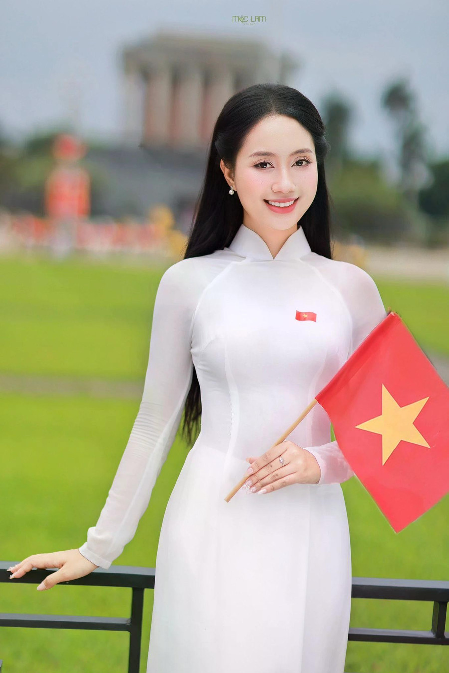 Đến với Hoa hậu Việt Nam 2024, thí sinh quê Yên Bái mong muốn mang đến hình ảnh một người con của miền núi lạc quan, ham học hỏi, có ý chí vươn lên trong cuộc sống. Bên cạnh đó, cô hy vọng có thể góp phần lan tỏa vẻ đẹp thiên nhiên, văn hóa, con người Yên Bái đến với mọi người. Ảnh: FBNV