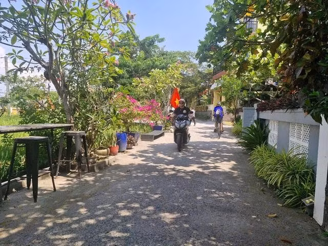 Một góc nhỏ xóm Mồ Côi