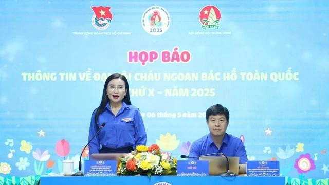 Chị Nguyễn Phạm Duy Trang và anh Lê Hải Long chủ trì buổi họp báo. ẢNH: ĐĂNG HẢI Chị Nguyễn Phạm Duy Trang và anh Lê Hải Long chủ trì buổi họp báo. ẢNH: ĐĂNG HẢI