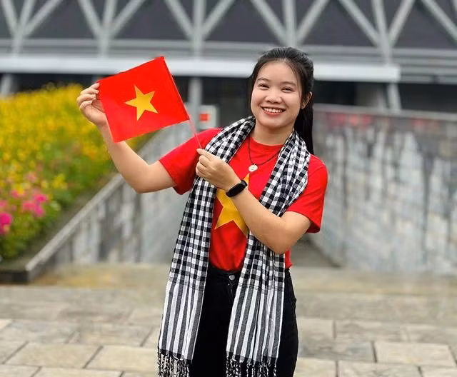 Với Ngọc Ánh, mỗi hành động nhỏ cũng là một cách yêu nước. ẢNH: NVCC