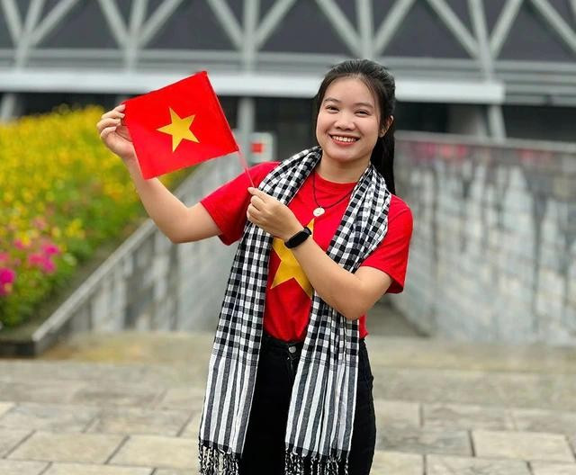 Với Ngọc Ánh, mỗi hành động nhỏ cũng là một cách yêu nước. ẢNH: NVCC Với Ngọc Ánh, mỗi hành động nhỏ cũng là một cách yêu nước. ẢNH: NVCC