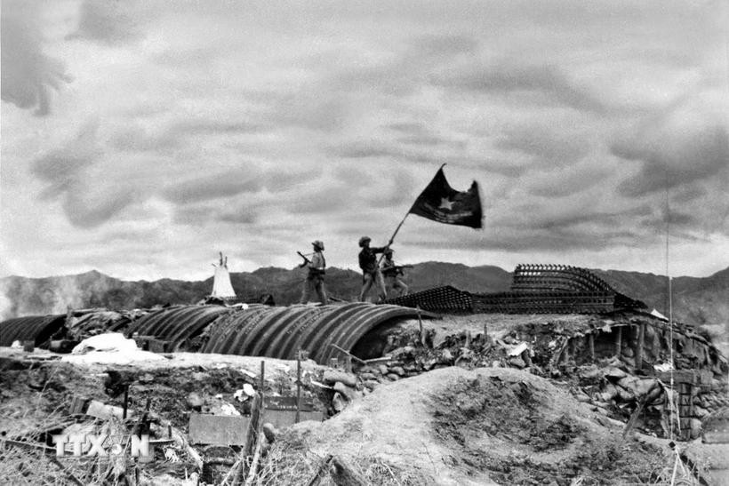 Ngày 6/5/1954, ta mở cuộc tổng công kích vào Điện Biên Phủ, phá tan các lô cốt và hầm ngầm cố thủ của địch trên đồi A1 - vị trí quan trọng ở Điện Biên Phủ. Ảnh: Tư liệu TTXVN banlinhd.jpg