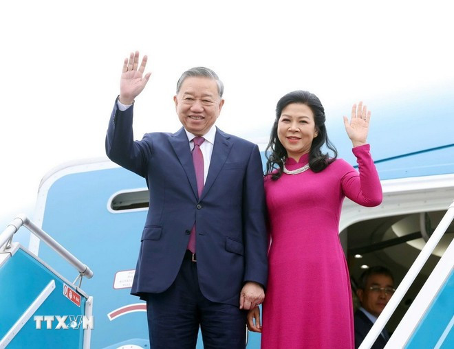 Tổng Bí thư Tô Lâm và Phu nhân. Ảnh: Thống Nhất/TTXVN Tổng Bí thư Tô Lâm và Phu nhân. Ảnh: Thống Nhất/TTXVN