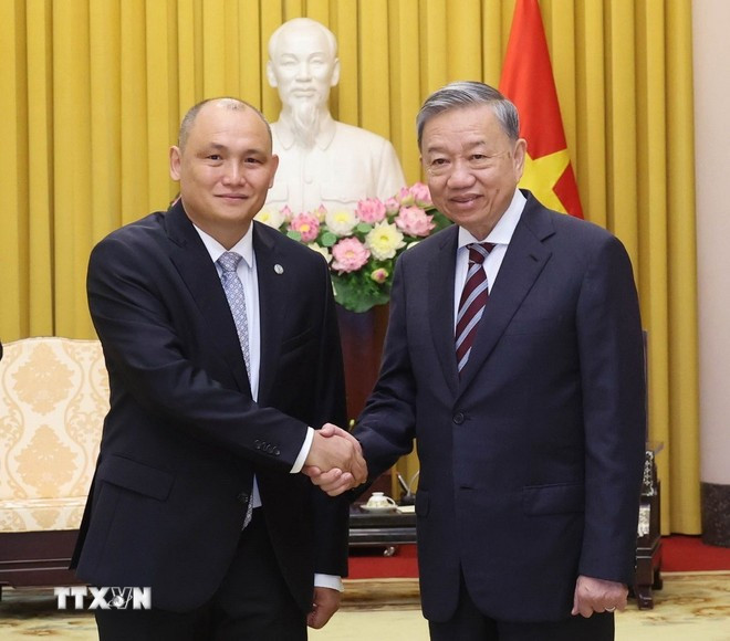 Chủ tịch nước Tô Lâm (nay là Tổng Bí thư Tô Lâm) tiếp Đại sứ Kazakhstan tại Việt Nam Kanat Tumysh chiều 16/7/2024. Ảnh: Nhan Sáng/TTXVN Chủ tịch nước Tô Lâm (nay là Tổng Bí thư Tô Lâm) tiếp Đại sứ Kazakhstan tại Việt Nam Kanat Tumysh chiều 16/7/2024. Ảnh: Nhan Sáng/TTXVN