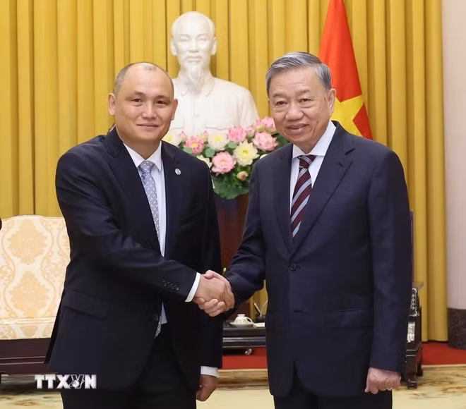 Chủ tịch nước Tô Lâm (nay là Tổng Bí thư Tô Lâm) tiếp Đại sứ Kazakhstan tại Việt Nam Kanat Tumysh chiều 16/7/2024. Ảnh: Nhan Sáng/TTXVN