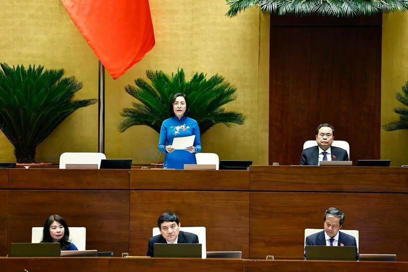 Phó Chủ tịch Quốc hội Nguyễn Thị Thanh điều hành phiên họp. Ảnh: TTXVN gv.jpg