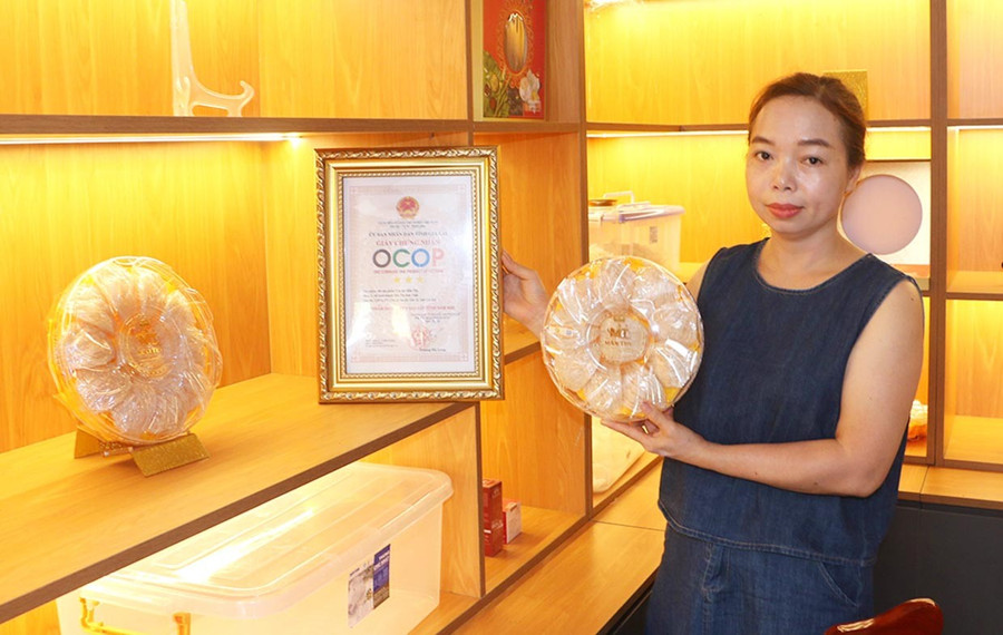 Sản phẩm Yến sào Mẫn Thy của hộ kinh doanh Mai Thị Kim Tính đạt OCOP 3 sao. Ảnh: Q.T 2san-pham-yen-sao-man-thy-cua-ho-kinh-doanh-mai-thi-kim-tinh-dat-ocop-3-sao.jpg
