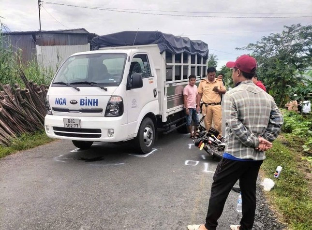 Hiện trường vụ tai nạn giao thông khiến con ông Phúc tử vong. Hiện trường vụ tai nạn giao thông khiến con ông Phúc tử vong.