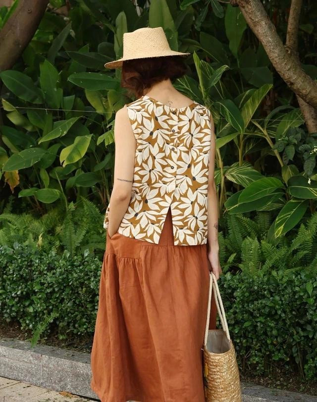 Với thiết kế rực rỡ, khỏe khoắn mà tự nhiên, các nàng chỉ cần thả mình trong ánh nắng là đủ tỏa sáng... ẢNH: CANARY FASHION Với thiết kế rực rỡ, khỏe khoắn mà tự nhiên, các nàng chỉ cần thả mình trong ánh nắng là đủ tỏa sáng... ẢNH: CANARY FASHION
