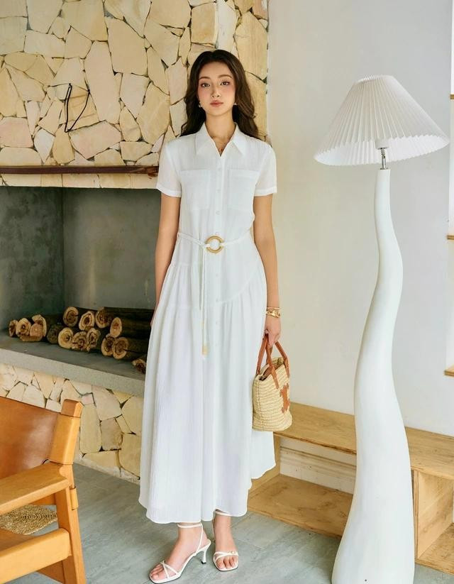 Váy sơ mi là sự kết hợp tinh tế của vẻ ngoài lịch sự và sự thoải mái, thông thoáng. Bất cứ khi nào "bí" ý tưởng mặc đẹp, nàng hãy diện váy sơ mi để tự tin và chẳng cần bận tâm về vẻ ngoài của mình. ẢNH: PANTIO Váy sơ mi là sự kết hợp tinh tế của vẻ ngoài lịch sự và sự thoải mái, thông thoáng. Bất cứ khi nào "bí" ý tưởng mặc đẹp, nàng hãy diện váy sơ mi để tự tin và chẳng cần bận tâm về vẻ ngoài của mình. ẢNH: PANTIO