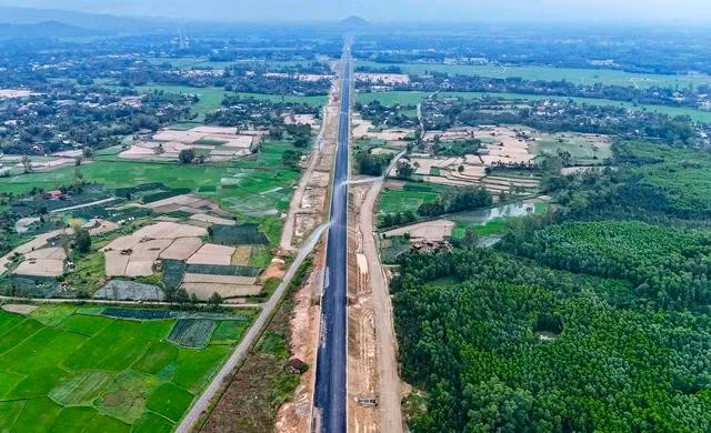 Dự kiến đến 30.9, tuyến cao tốc Hoài Nhơn - Quy Nhơn sẽ hoàn thành. ẢNH: H.P