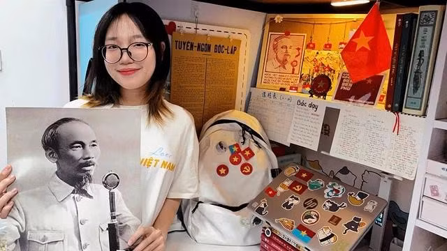 “Bộ sưu tập” thể hiện tinh thần yêu nước mãnh liệt của Ngọc Linh. ẢNH: NVCC