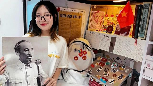 “Bộ sưu tập” thể hiện tinh thần yêu nước mãnh liệt của Ngọc Linh. ẢNH: NVCC “Bộ sưu tập” thể hiện tinh thần yêu nước mãnh liệt của Ngọc Linh. ẢNH: NVCC