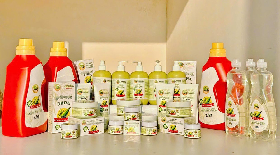 Sản phẩm chăm sóc, bảo vệ da từ cây đậu bắp. Ảnh: T.D 33.jpg