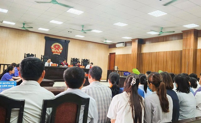 Quang cảnh phiên xét xử vụ đưa, nhận hối lộ lớn nhất ở Thanh Hóa hôm 28-4. Ảnh: Tuấn Minh Quang cảnh phiên xét xử vụ đưa, nhận hối lộ lớn nhất ở Thanh Hóa hôm 28-4. Ảnh: Tuấn Minh