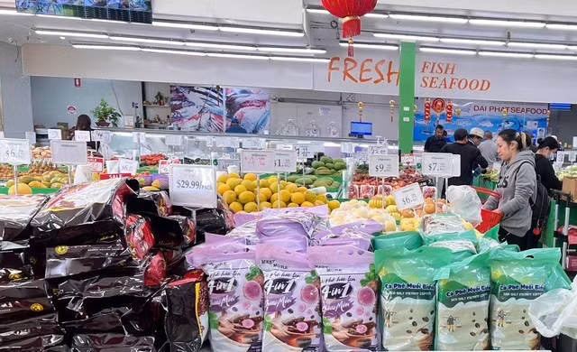 Cà phê Meet More bán tại Úc - Ảnh DNCC