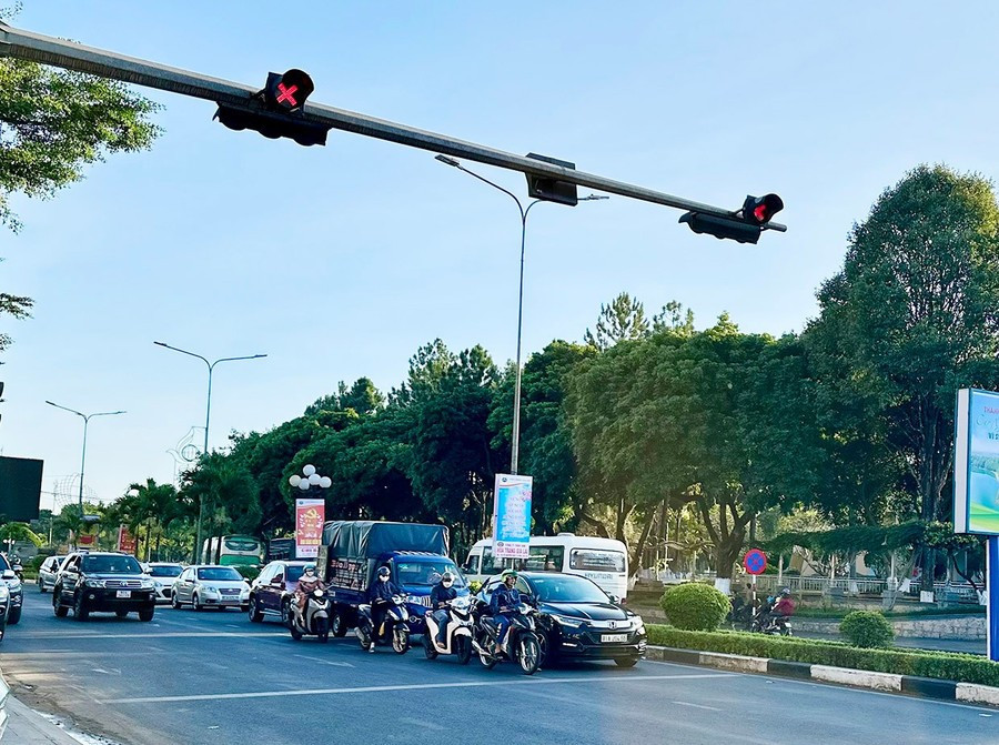 Trong 5 ngày nghỉ lễ 30-4 và 1-5, lực lượng Công an toàn tỉnh đã bảo đảm an ninh trật tự, an toàn giao thông trên địa bàn. Ảnh: Hà Duy 1haduy.jpg