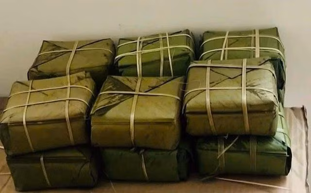 Bánh chưng là món ăn đặc trưng ngày tết của người Việt. Ảnh: Lê Cầm