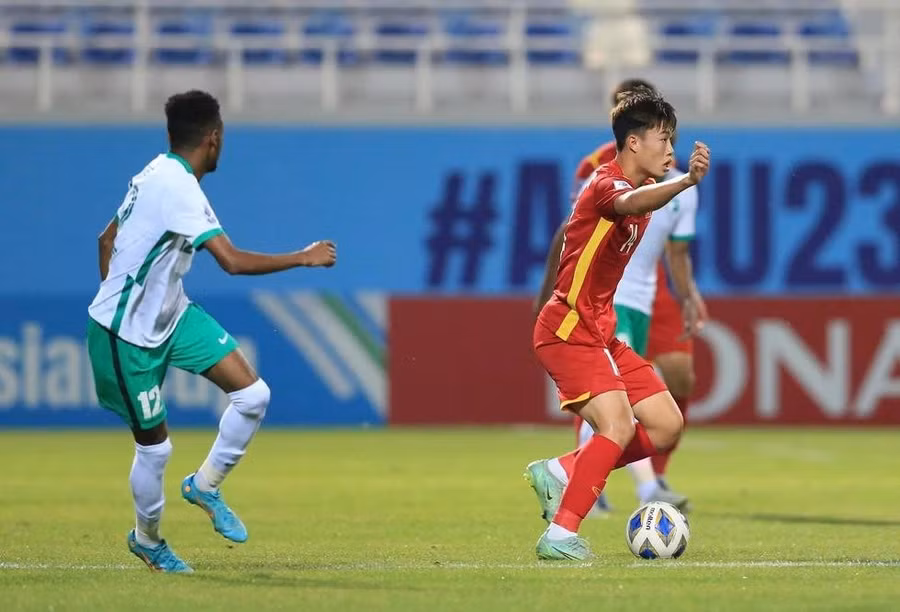 Nguyễn Văn Trường (phải)