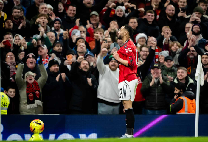 Man United đáp trả cũng bằng hai pha lập công liên tiếp