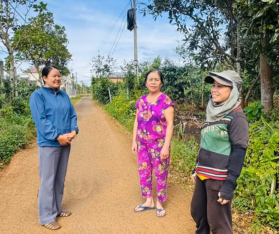 Nhiều thôn, làng đã tạo cảnh quan nông thôn sáng - xanh - sạch - đẹp. Ảnh: Đinh Yến