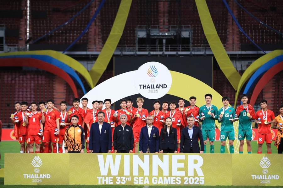 U22 Việt Nam nhận mưa' tiền thưởng' sau đêm vàng SEA Games 33