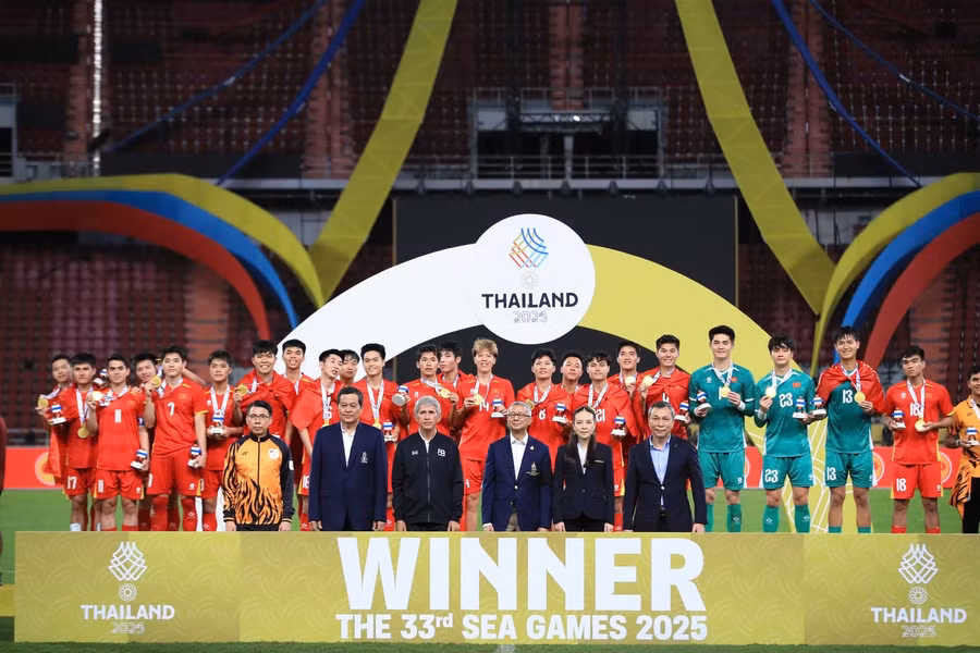 U22 Việt Nam nhận mưa' tiền thưởng' sau đêm vàng SEA Games 33