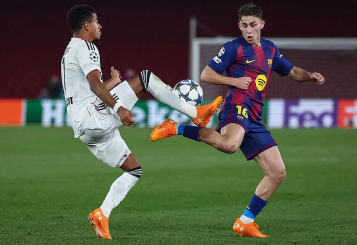 Fermin Lopez không để lại dấu ấn gì trong 45 phút đầu trận