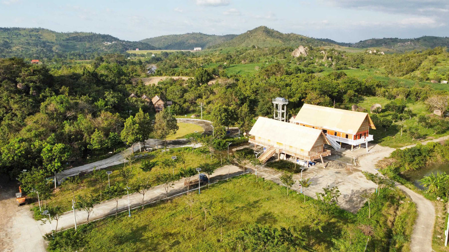 Di tích Plei Ơi nhìn từ núi Tao Yang. Ảnh: Hoành Sơn