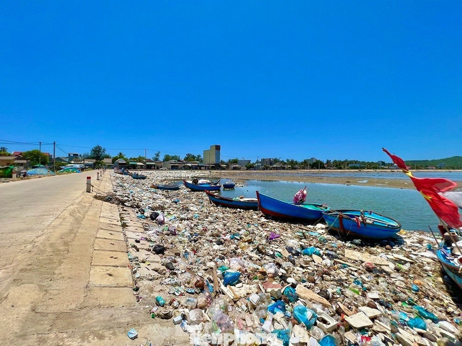 Việt Nam sẽ thúc đẩy các mô hình kinh doanh về thu gom, tái chế và xử lý chất thải nhựa đúng quy chuẩn tiêu chuẩn môi trường.