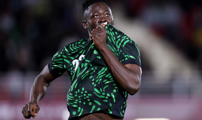 Victor Osimhan lập cú đúp cho Nigeria