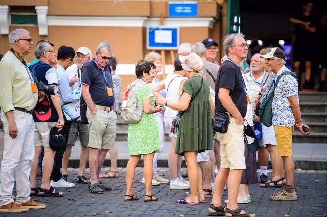 Du khách không chỉ có nhu cầu tham quan điểm đến mà muốn có nhiều trải nghiệm, dịch vụ hấp dẫn. Ảnh: Nhật Thịnh