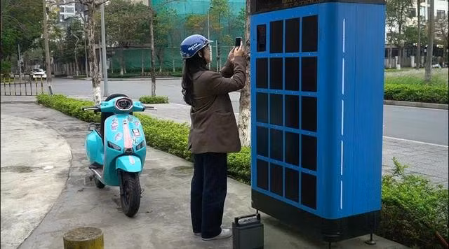 Mô hình trạm đổi pin nhanh đang trở thành một 'mặt trận' cạnh tranh mới trên thị trường xe máy điện. ẢNH: SELEX MOTORS