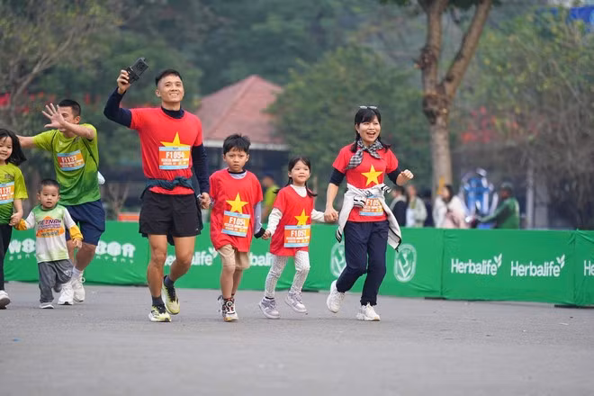 Nội dung Gia đình thể thao là điểm nhấn của Giải Bán marathon Quốc tế Việt Nam. (Ảnh: VIHM)
