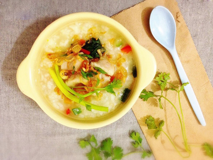 Việc ăn cháo vào buổi sáng có lợi đối với sức khỏe tiêu hóa, kiểm soát cân nặng và hơn thế nữa.