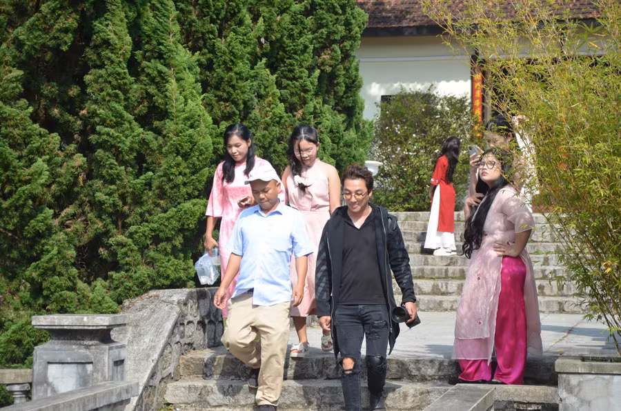 Chùa Lâm Tỳ Ni được xây dựng vào những năm 1960. Trải qua nhiều thập kỷ, chùa vẫn giữ được nét nguyên sơ, dù đã có những cải tạo nhất định để phù hợp với nhu cầu sinh hoạt của tăng ni và Phật tử.