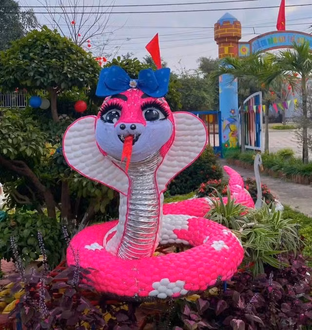 Linh vật rắn của trường mầm non Sơn Ca (thị trấn Cam Lộ, tỉnh Quảng Trị). Ảnh NVCC