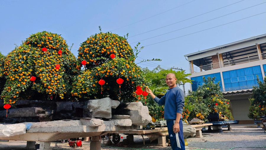 Kiến trúc sư Phạm Văn Hoàn bên tác phẩm tâm huyết sau nhiều tháng lên ý tưởng, phối hợp cùng 5 người thợ thi công, tạo tác Kiến trúc sư Phạm Văn Hoàn bên tác phẩm tâm huyết sau nhiều tháng lên ý tưởng, phối hợp cùng 5 người thợ thi công, tạo tác