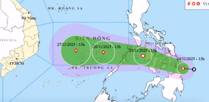 Dự báo hướng di chuyển của áp thấp nhiệt đới lúc 13 giờ ngày 24-11. Nguồn: Trung tâm Dự báo khí tượng thủy văn quốc gia