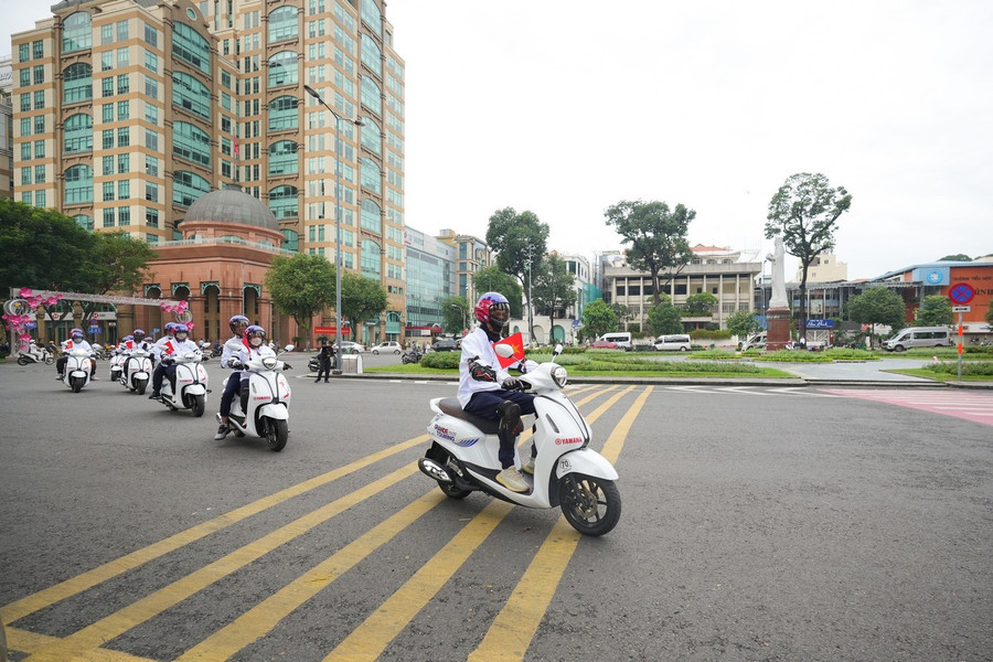 Trọng lượng nhẹ giúp xe dễ điều khiển