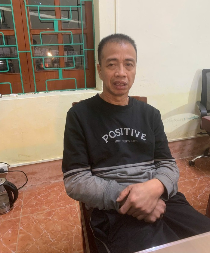 Đối tượng Lương Quốc Trung tại cơ quan công an. Ảnh: Công an cung cấp