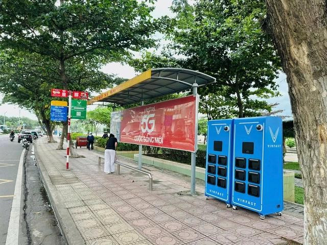 Để tăng sức cạnh tranh và thuyết phục người dùng, hãng xe Việt cũng đẩy mạnh hệ thống trạm đổi pin trên cả nước