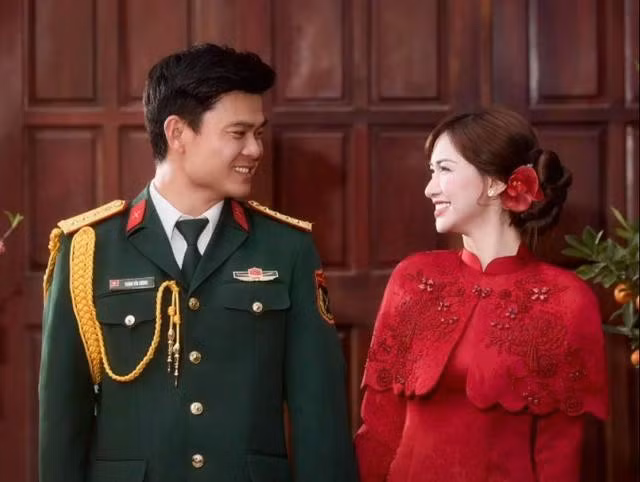 Khoảnh khắc tình cảm của Hòa Minzy và bạn trai được chia sẻ trên trang cá nhân. Ảnh: Chụp màn hình