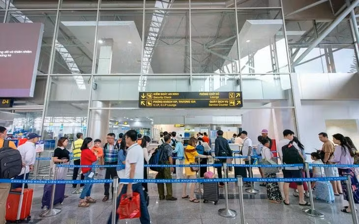 Việc đóng cửa sân bay Liên Khương trong nửa năm dự kiến làm gián đoạn nhu cầu đi lại của khoảng 960.000 lượt hành khách. Ảnh: VTV.