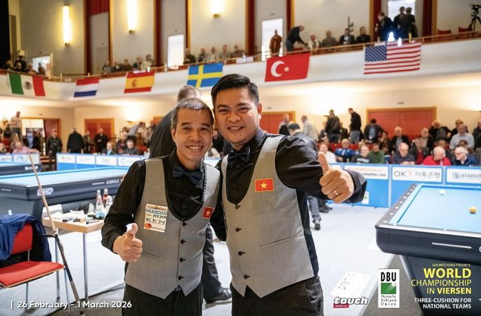 Bộ đôi cơ thủ Việt Nam đăng quang trên đất Đức