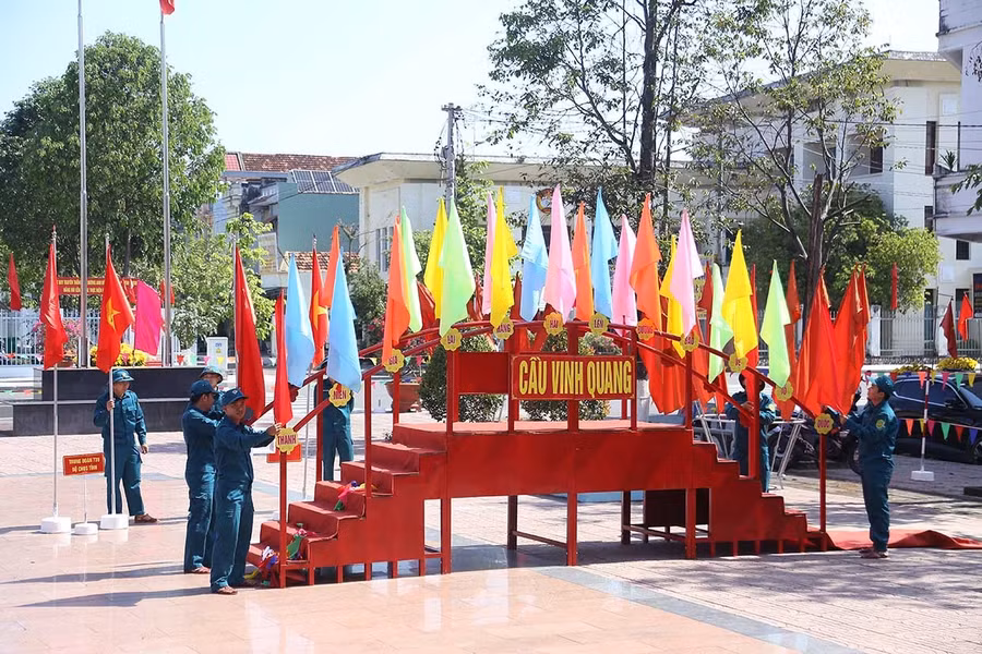 Đến nay, công tác chuẩn bị về cơ sở vật chất, trang trí khánh tiết, phương án bảo đảm an ninh cho lễ giao, nhận quân cơ bản hoàn tất. Ảnh: H.P