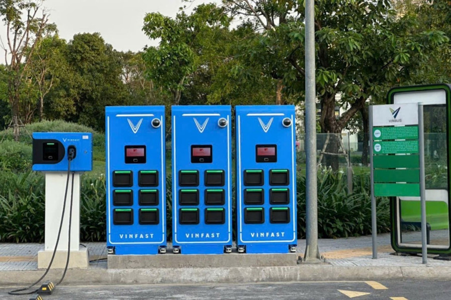 Tài xế dịch vụ chốt cọc sớm xe máy điện VinFast sau cú tăng sốc của giá xăng