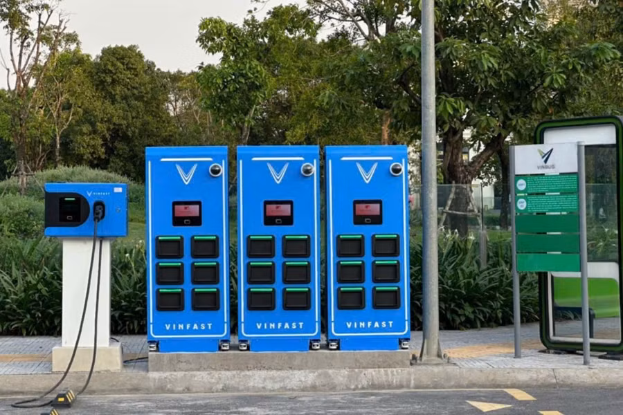 Tài xế dịch vụ chốt cọc sớm xe máy điện VinFast sau cú tăng sốc của giá xăng